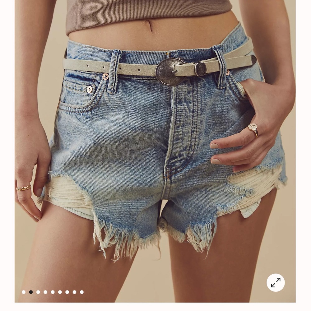 Loving Good Vibrations Cutoffs